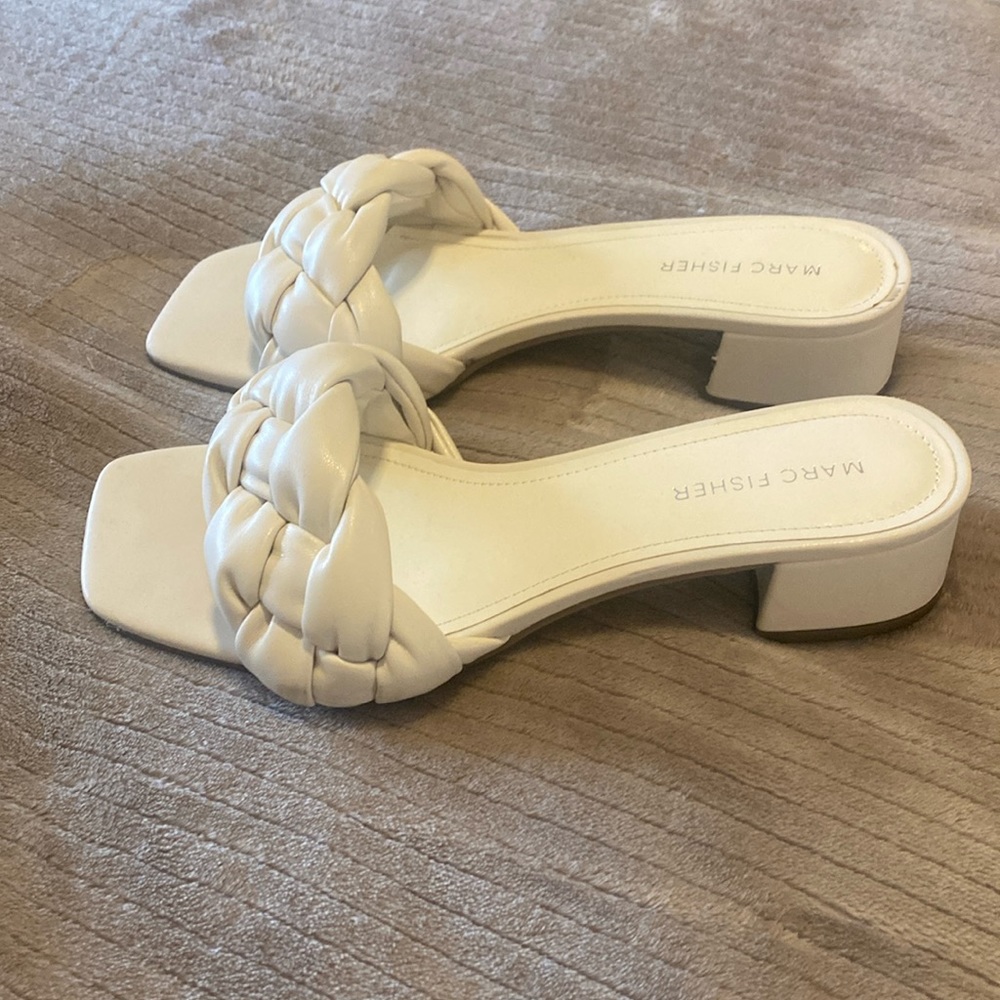 Marc Fisher woven slides size 8